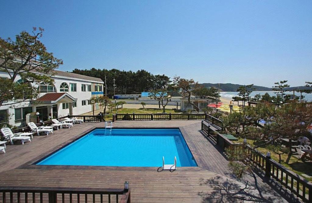 Manripo Hotel image