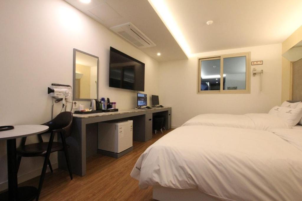 Nova Hotel image