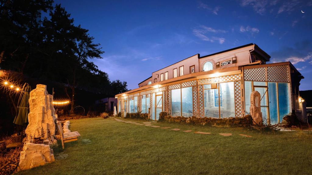 Best Hotels in Incheon, South Korea – Ganghwa Wildflower Cafe Pension Review