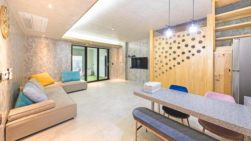 Best Hotels in Chuncheon, South Korea – Chuncheon Full House Ipop Review