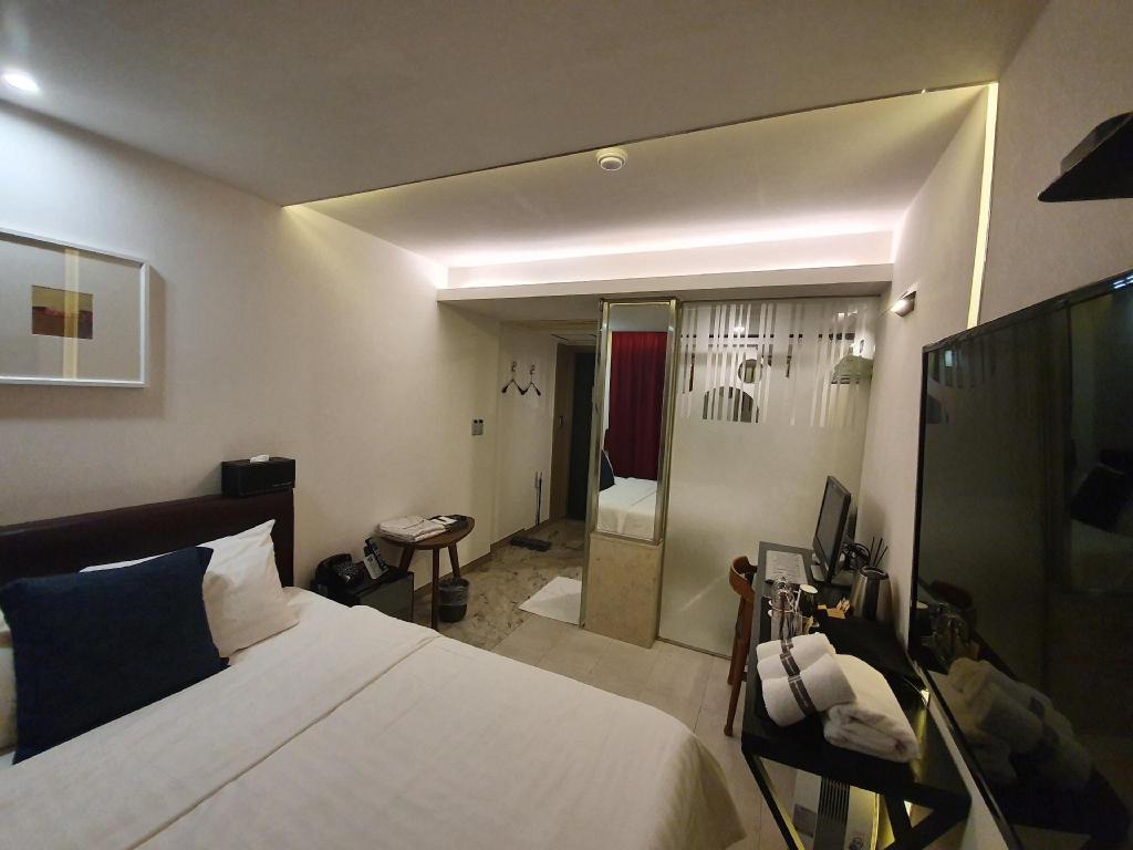 Best Hotels in Seoul, South Korea – Sinchon Boutique Hip Hotel Review