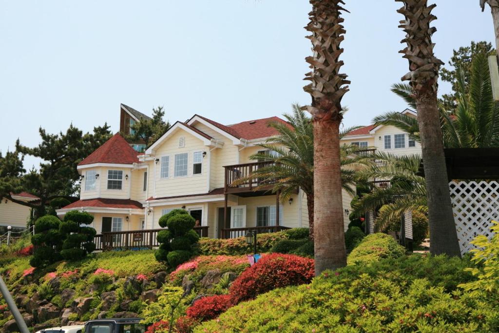 Best Hotels in Jeju, South Korea – Jeju Dasom Pension Review