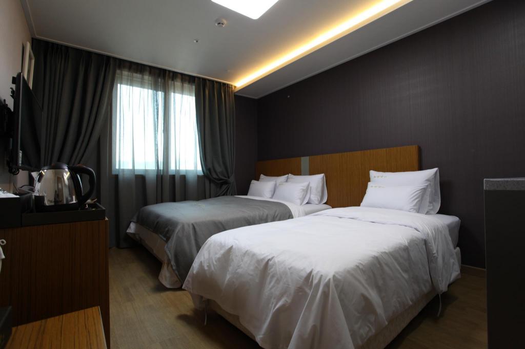 Best Hotels in Hongcheon, South Korea – Hwayanggang Hotel Review