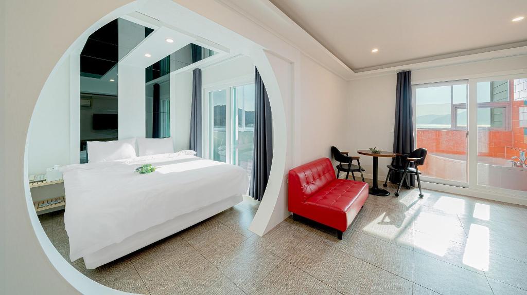 Best Hotels in Geoje, South Korea – Geoje Wave Hotel & Pension Review