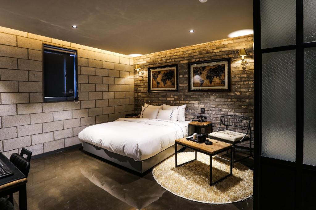 Best Hotels in Jeonju, South Korea – Jeonju Mari Hotel Park Store Review