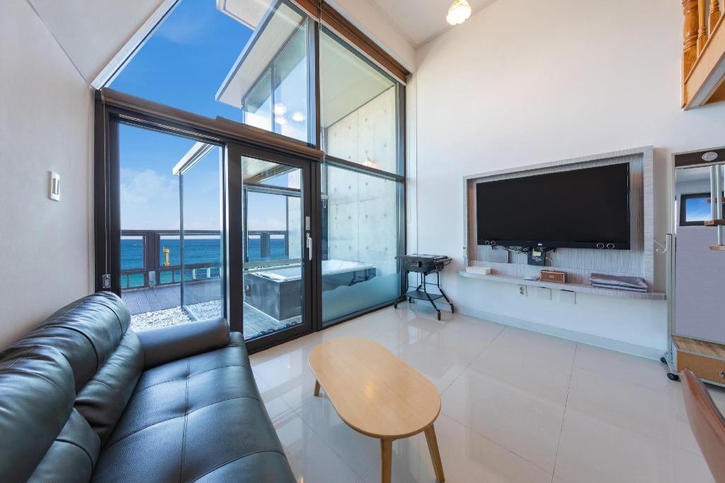 Best Hotels in Sokcho, South Korea – Romiette Pension Review