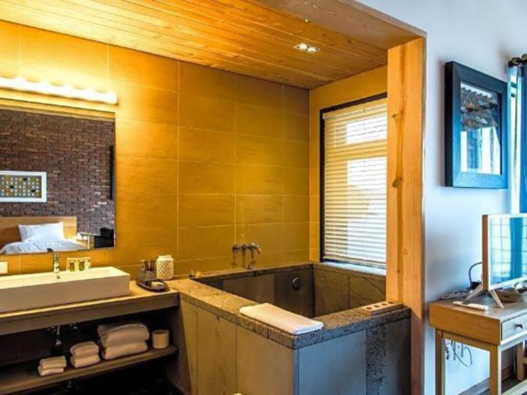 Best Hotels in Jeju, South Korea – Zen Hideaway@Jeju Review