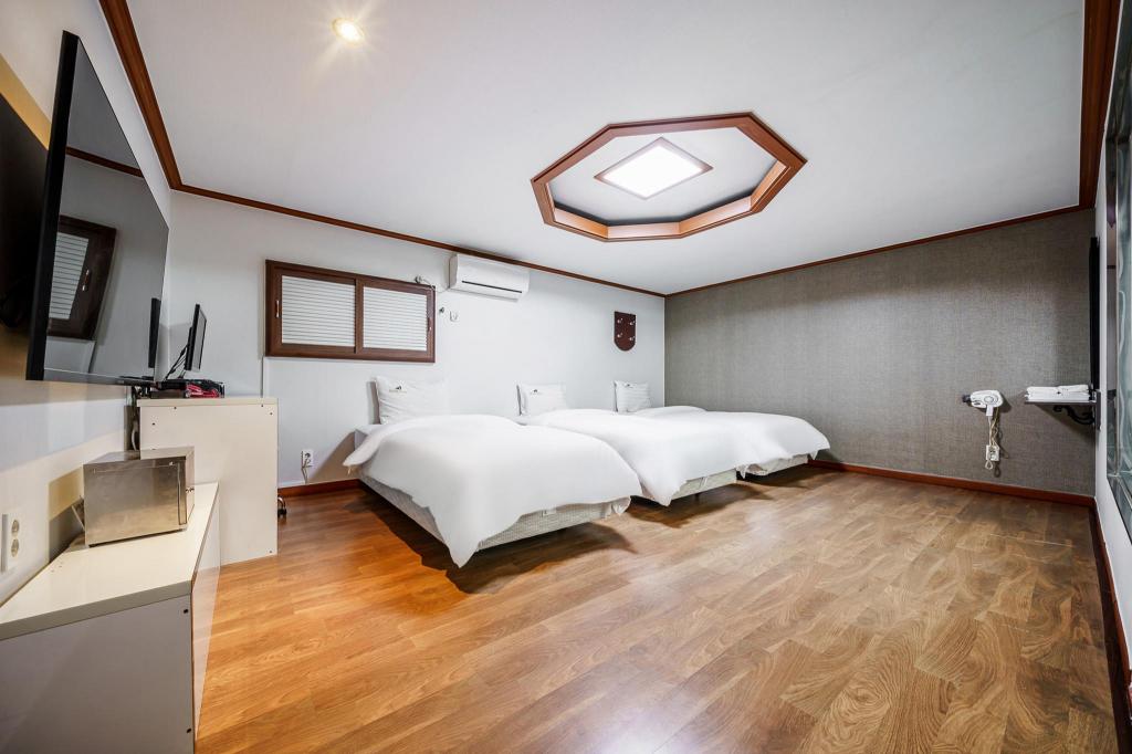 Best Hotels in Buan, South Korea – Buan Tree Hotel Black House Review