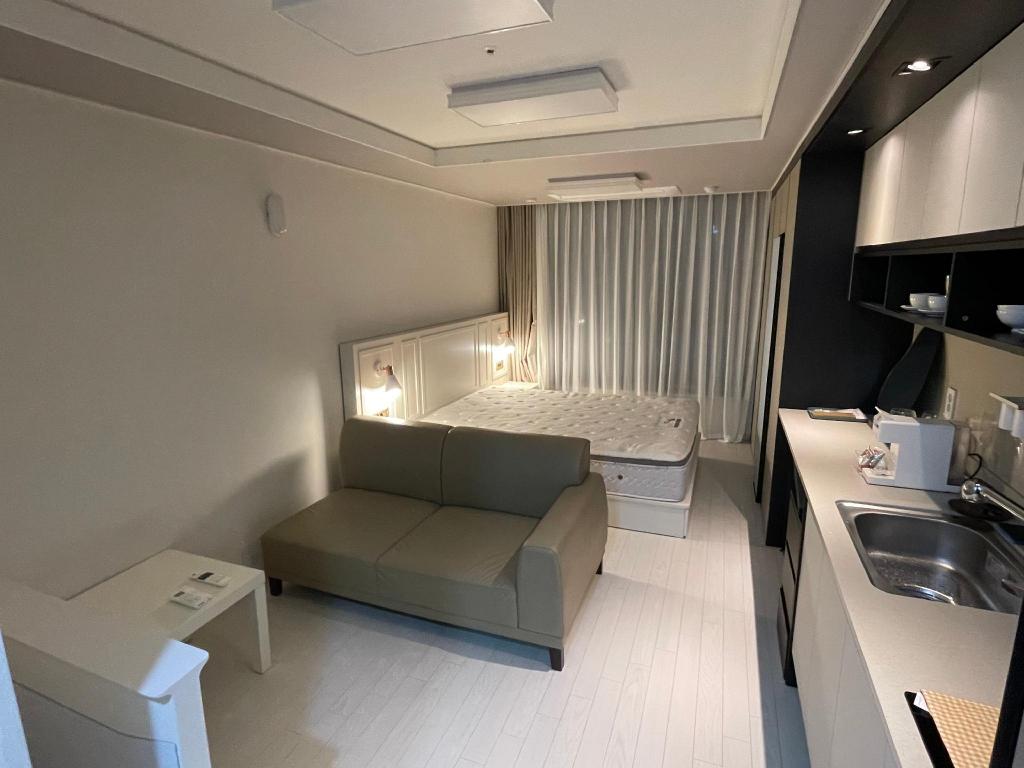 Best Hotels in Daegu, South Korea – STAR B&B Residence Jungangno Star B&B Review