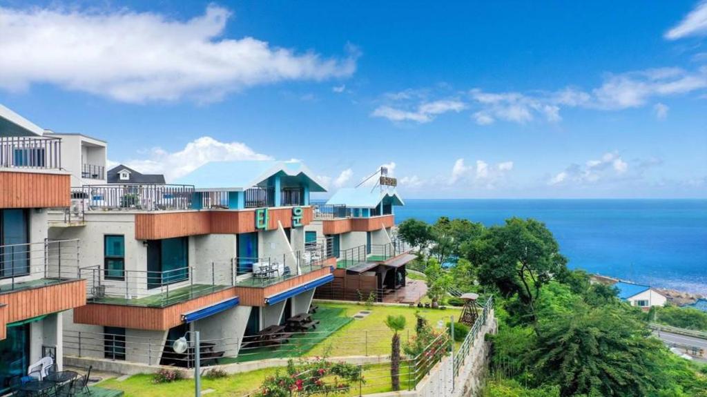 Best Hotels in Yeongdeok, South Korea – Dalbitdong Blue Road Town Pension Review