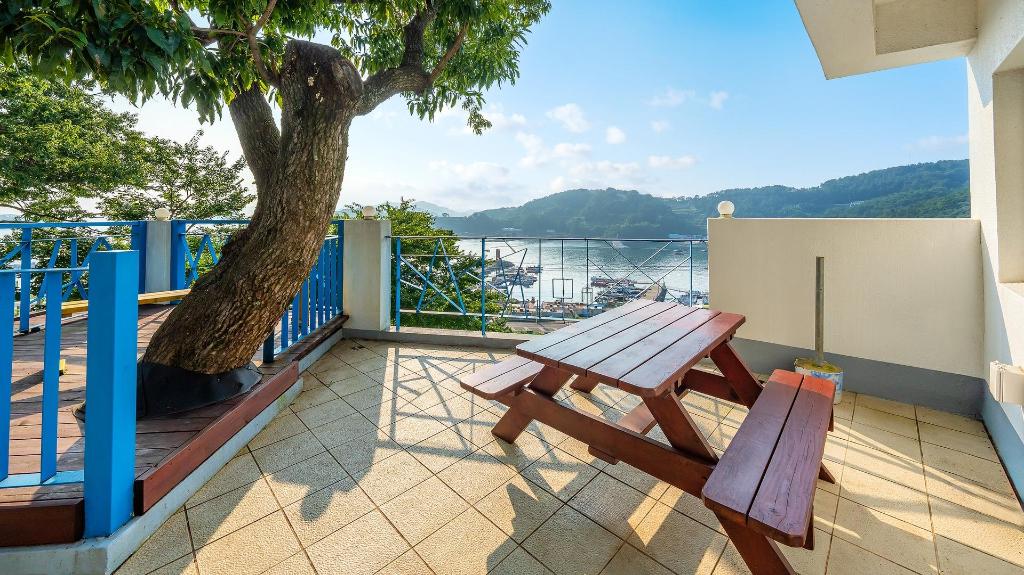 Best Hotels in Tongyeong, South Korea – Tongyeong Blue House Spa Pension Review