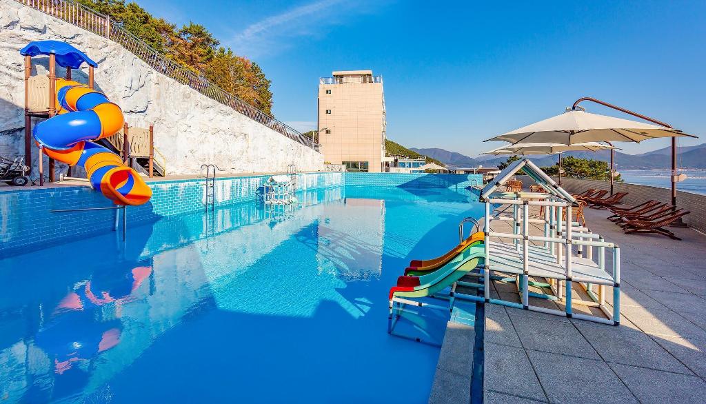 Best Hotels in Geoje, South Korea – Geoje Daesan Ocean View Spa Pension Review