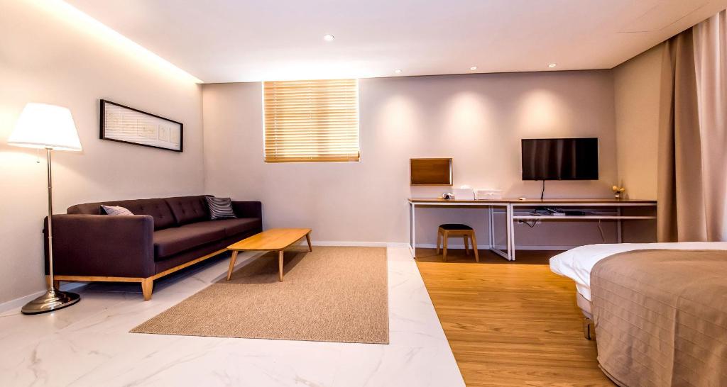 Best Hotels in Jeju, South Korea – Lucid M Pension Review