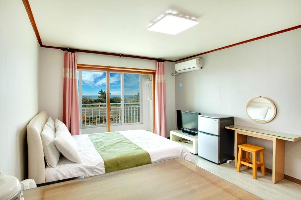 Best Hotels in Jeju, South Korea – Marvin & Le Marvin Pension Review