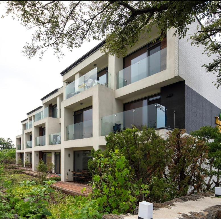 Best Hotels in Jeju, South Korea – Terrace Hill Pension with Outdoor Garden in Jeju City Review
