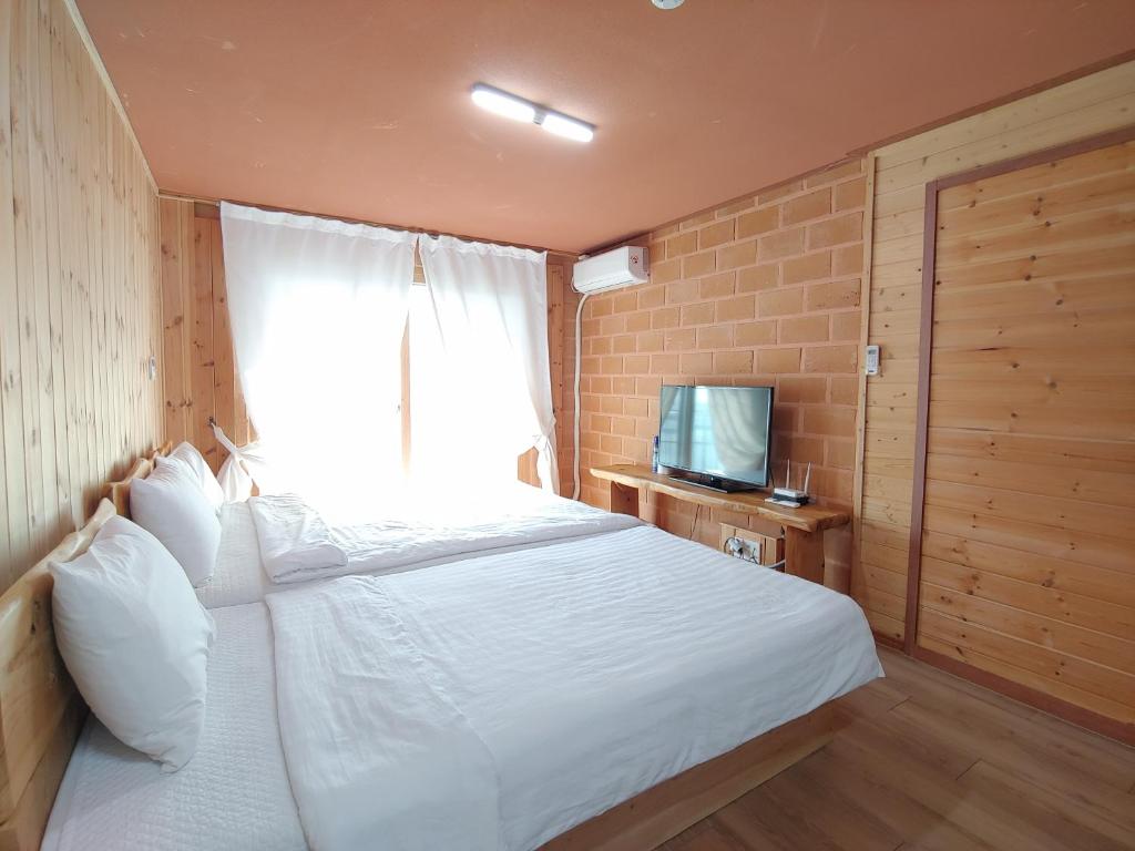Best Hotels in Jeju, South Korea – Jeju Hani Baram Pension Review