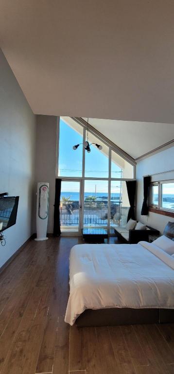 Best Hotels in Jeju, South Korea – Baramui Jip Review