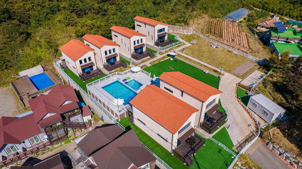 Best Hotels in Taean, South Korea – Anmyeondo Gaesta Pension Review