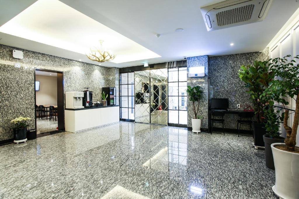 Jeonju Mari Hotel Park Store image