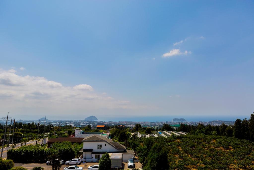 라 꼼마 펜션 image