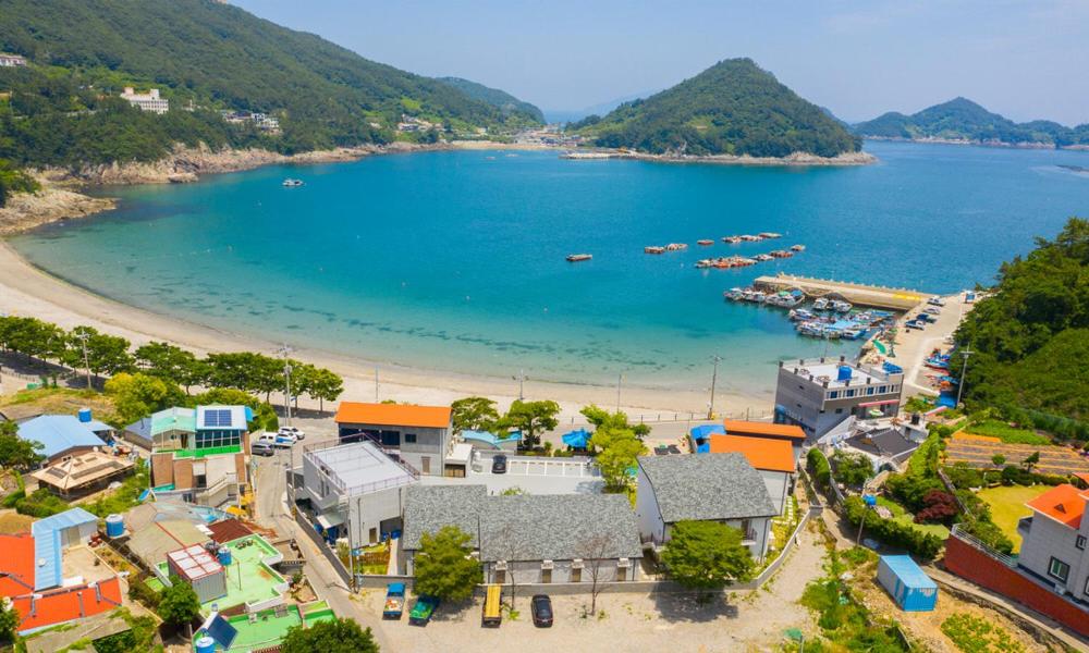 설리리조트 펜션 image