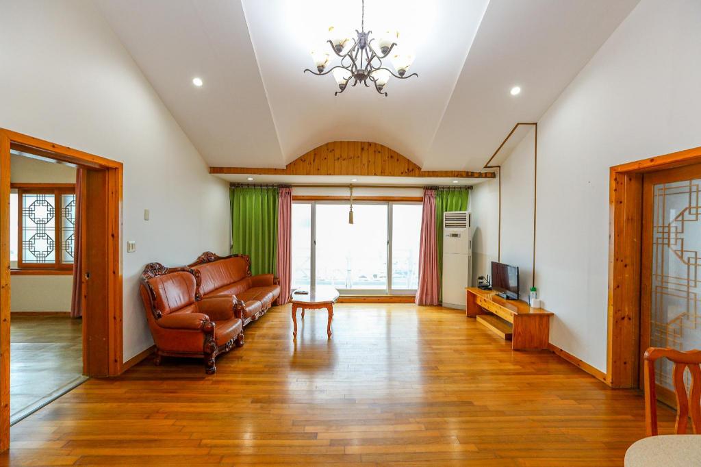 그린 제주 우도 휴양펜션 image