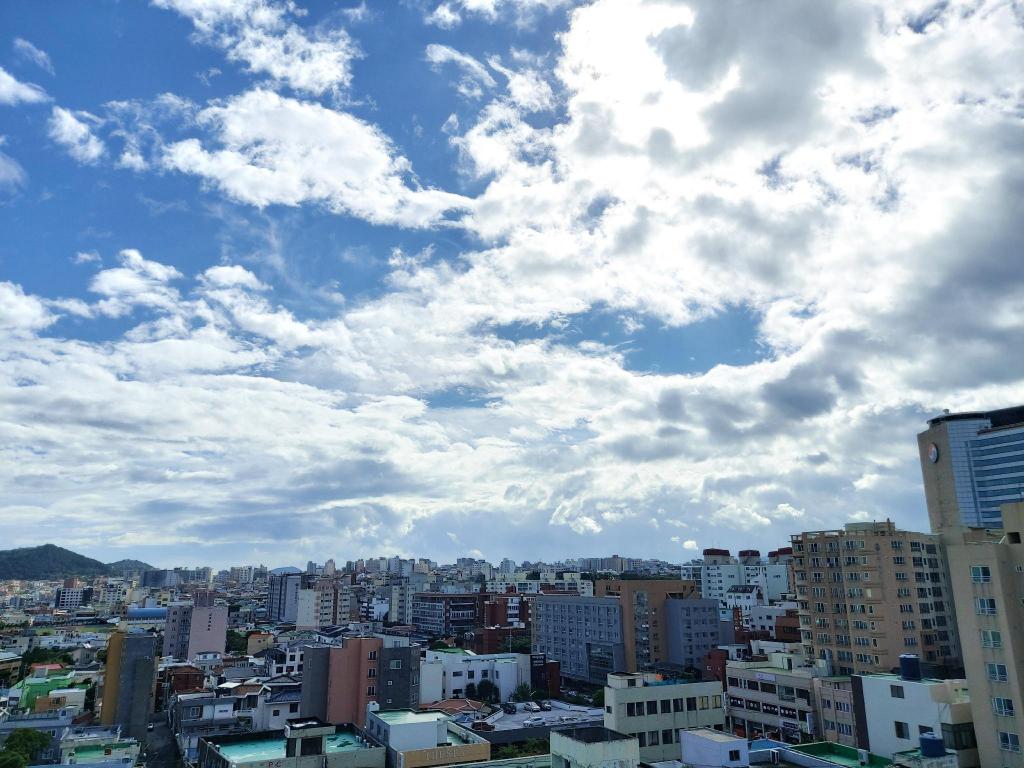 아라팰리스호텔701호-공항인근 ,City/Ocean View,동문시장 도보10분 image