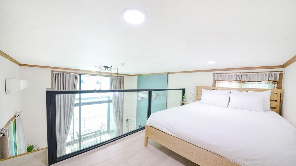더 하루 펜션 image