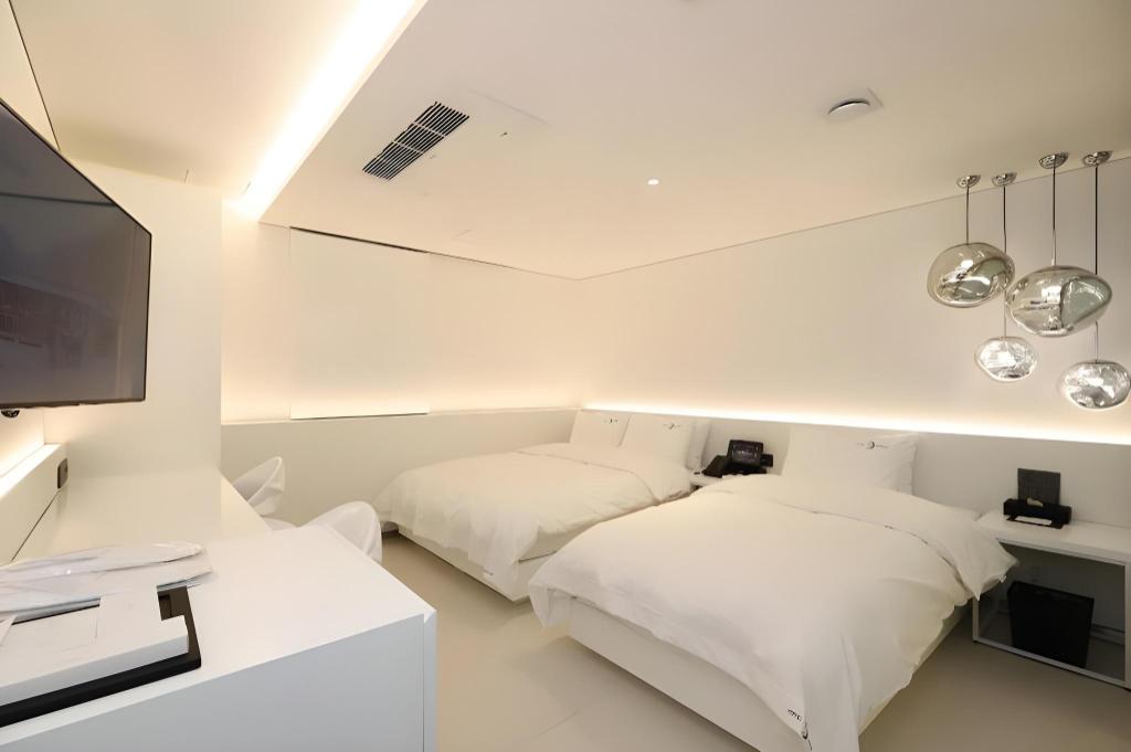 리자인호텔 image