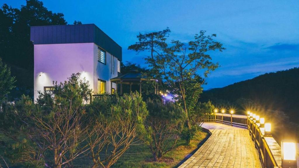 아이리스 펜션 image