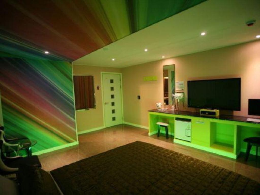Star Motel image