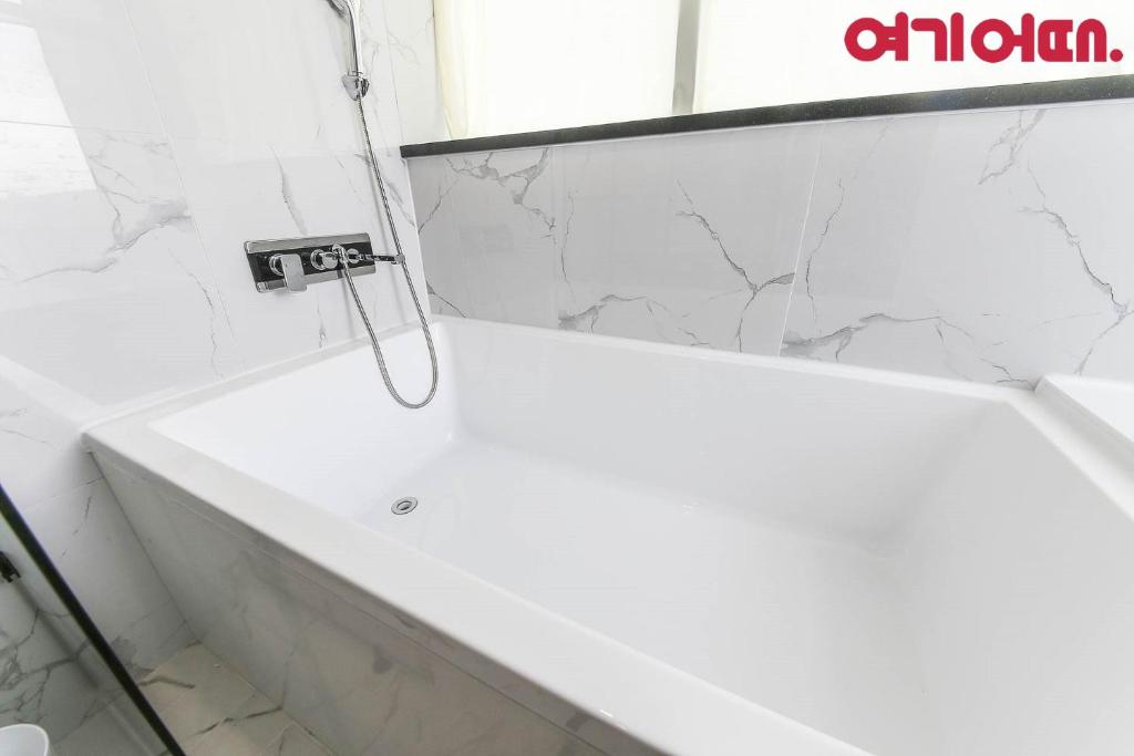 Gwanganri HOTEL OCEANVIEW image