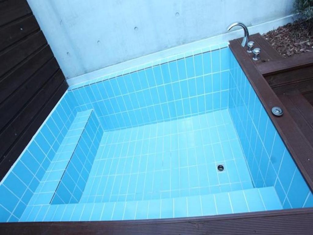 크로싱 호텔 image