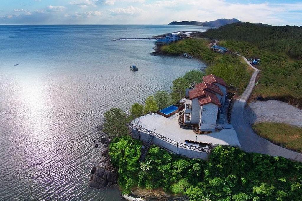 변산반도 바다전망대 펜션 image