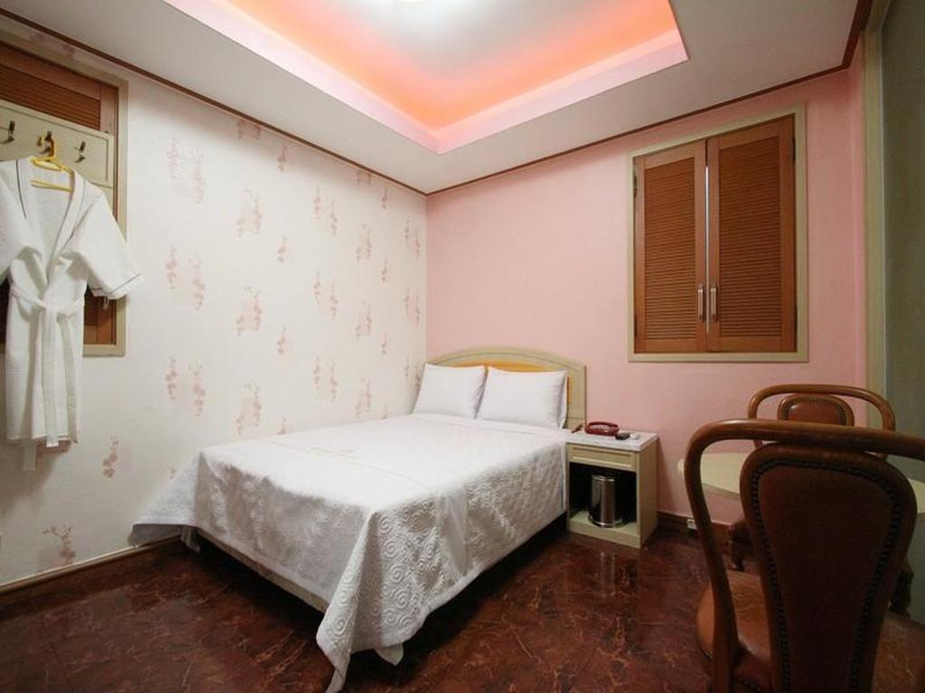 피카소 모텔 수유 image