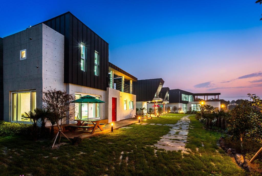 제주 반하크라펜션 image