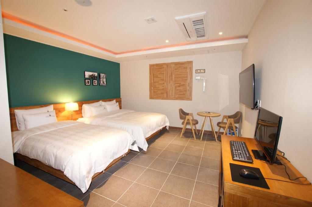 River Hotel image