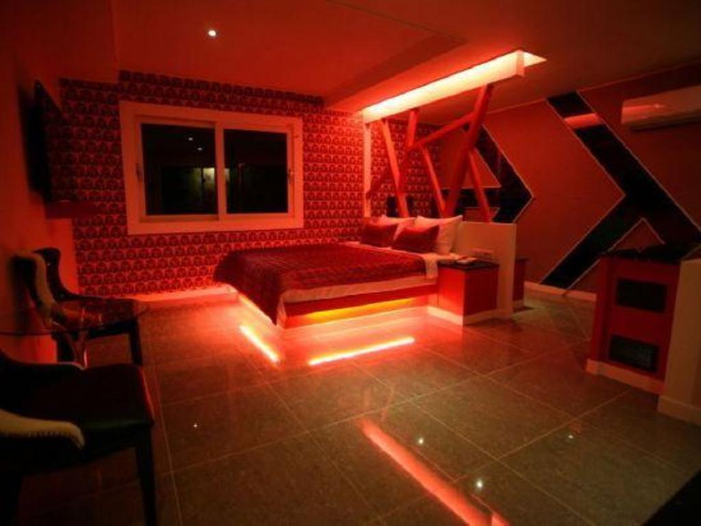 Star Motel image
