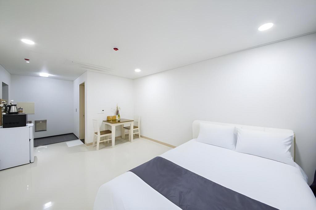 제이라움 펜션 image