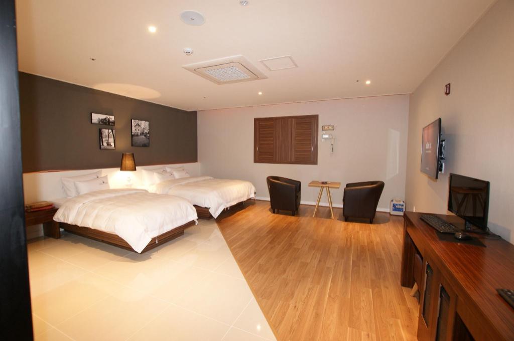 River Hotel image