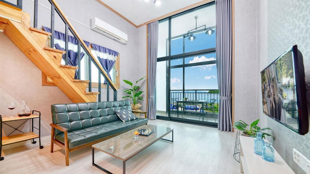 더 하루 펜션 image