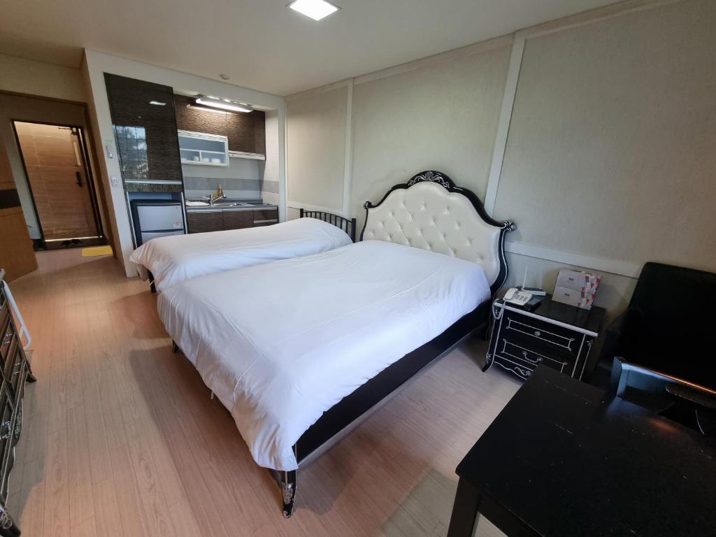 오아시스 호텔 image