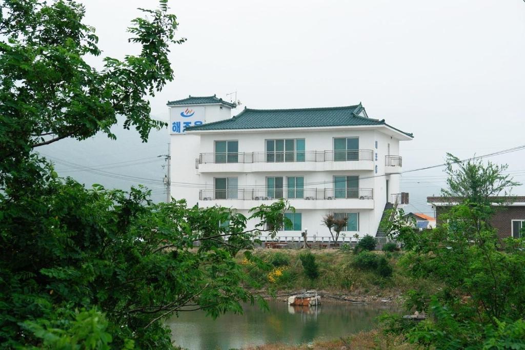 해조음 펜션 image
