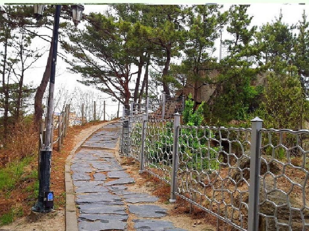 바닷가펜션 image