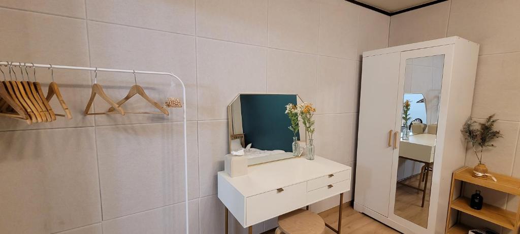 정스테이 - 신정역1분 image