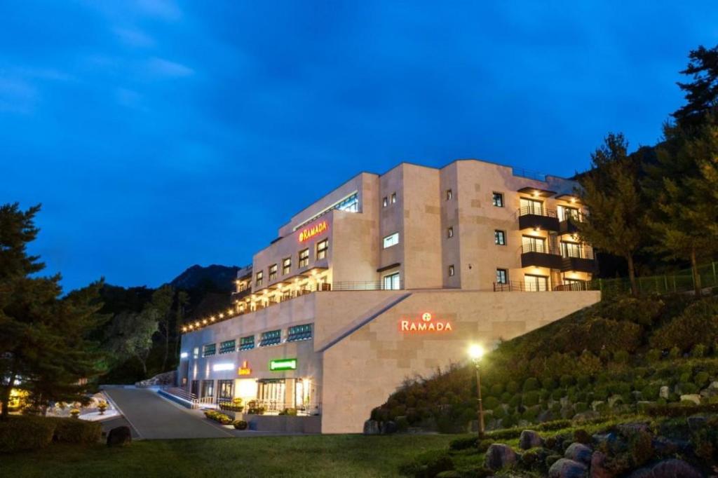라마다 문경새재 호텔 image