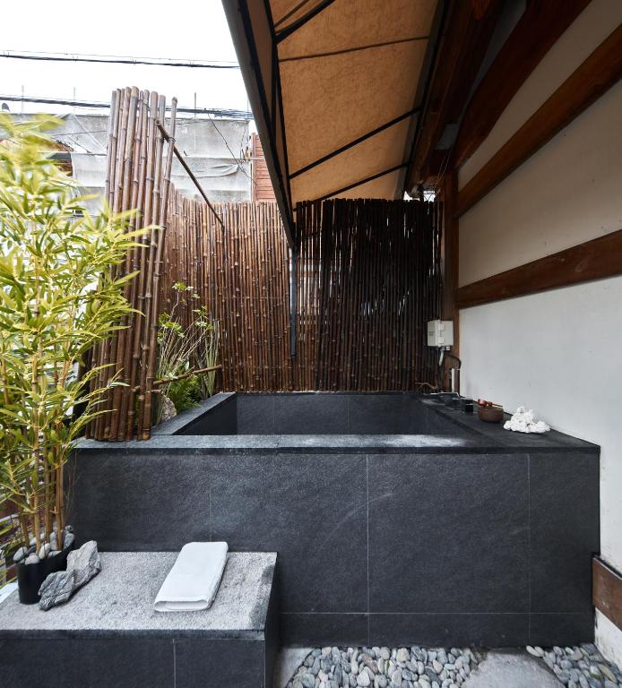 Luxury hanok with private bathtub - SN11 image