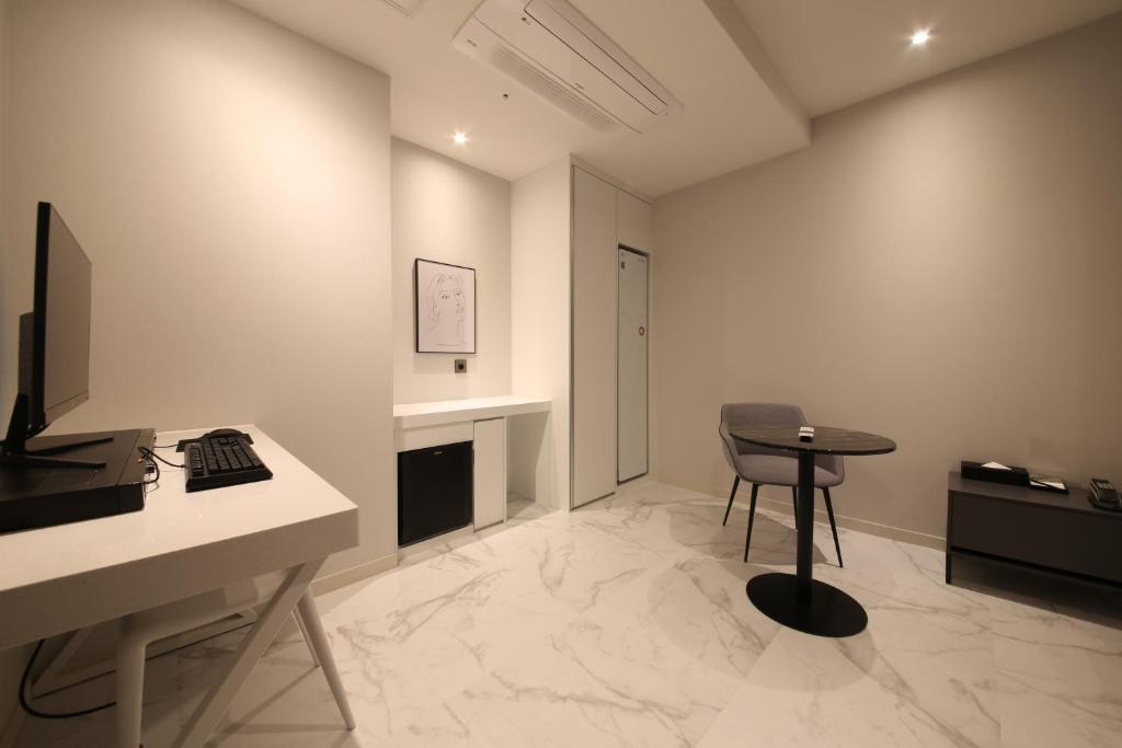 Zam101 Hotel Gimhae image