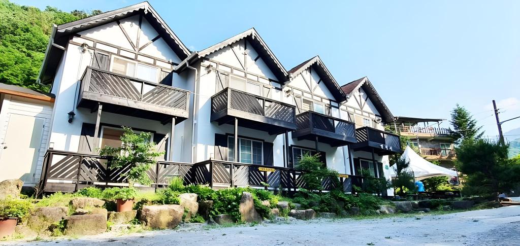 지리산 연리지 펜션 image