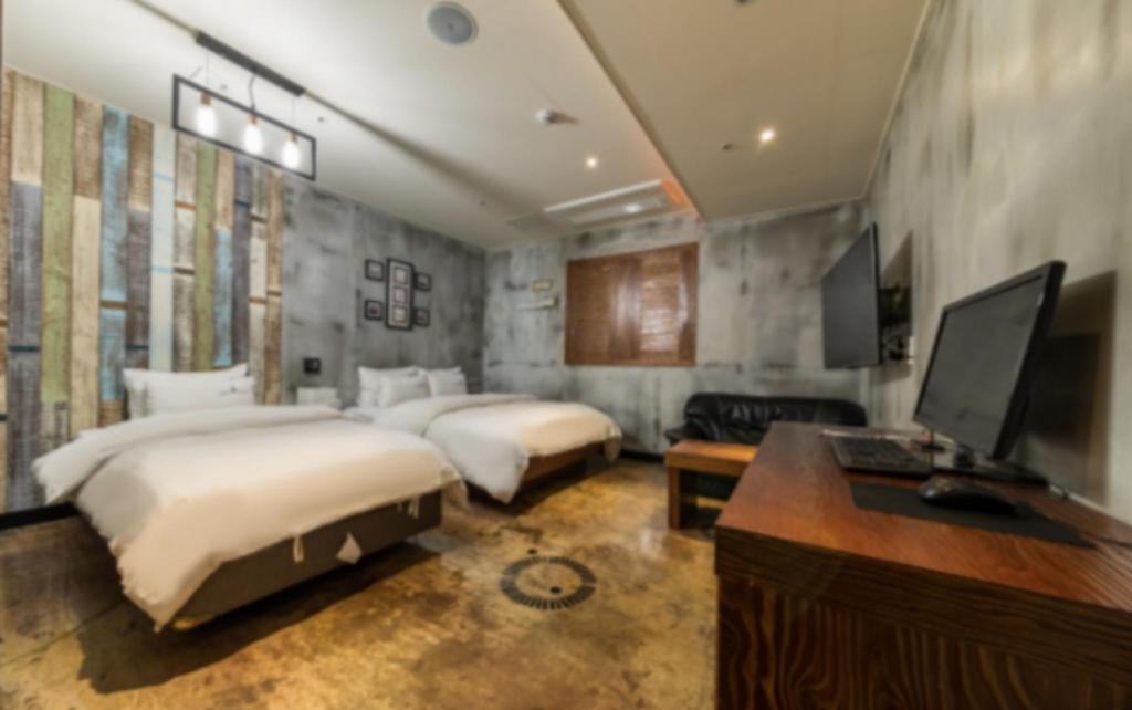 River Hotel image